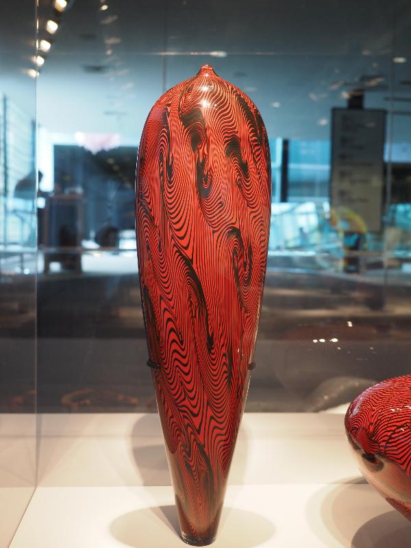 Corning, New York (NY): Corning Museum of Glass: Hopi (1996, Lino Tagliapietra)