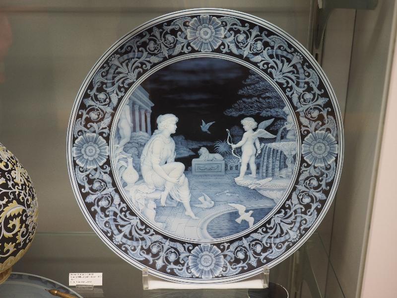 Corning, New York (NY): Corning Museum of Glass: British cameo glass (late 19th century)