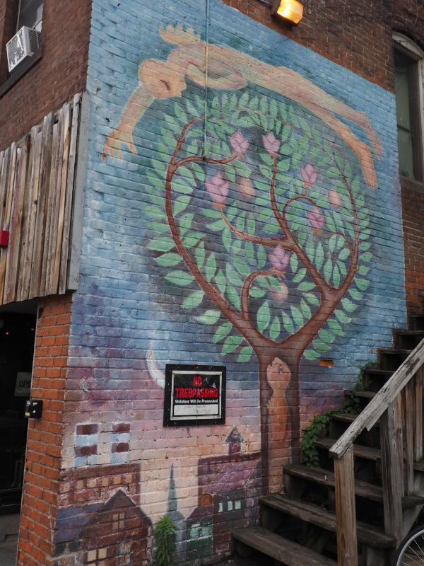 Northampton, Massachusetts (MA): Bridge Street: angel over tree (1997, A. Cook?)