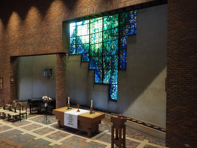 Cambridge, England: Robinson College: chapel interior