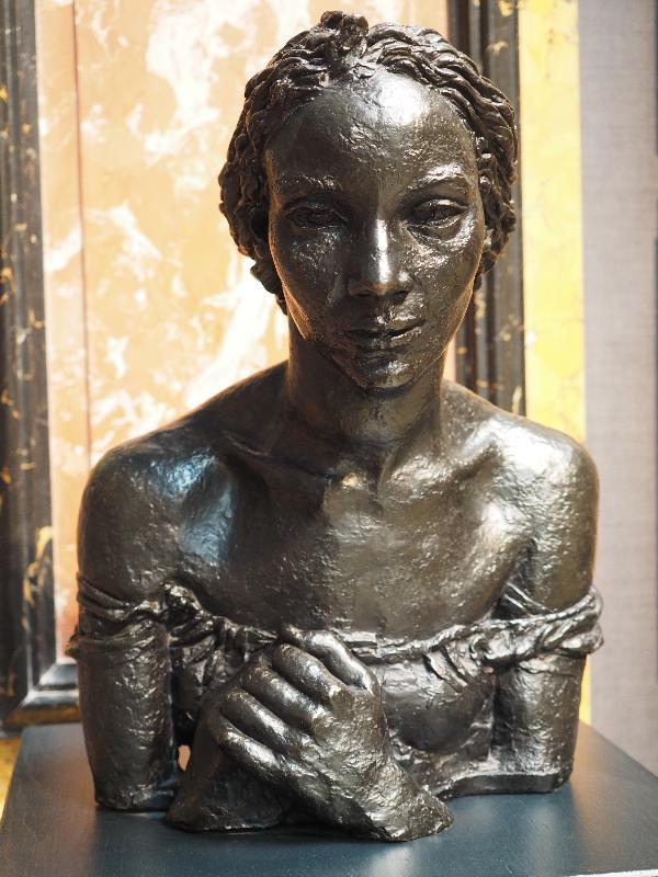 Cambridge, England: Fitzwilliam Museum: Helene (1919, Jacob Epstein)