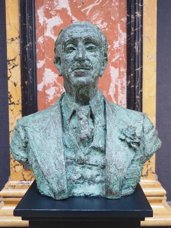 Cambridge, England: Fitzwilliam Museum: Louis Clarke (1951, Jacob Epstein)