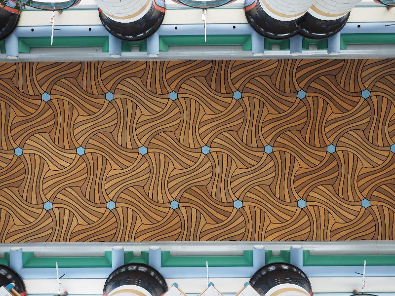 Cambridge, England: Judge Institute: ceiling (1991-1995, architect John Outram Associates)