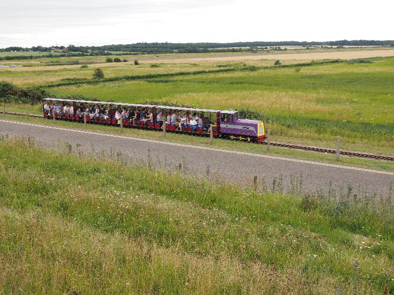 Wells-next-the-Sea, England: Beach Road: train