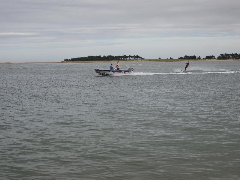 Wells-next-the-Sea, England: beach: water skiing