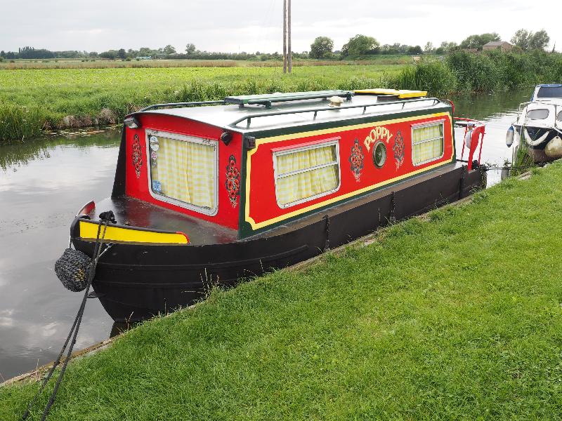 Upware, England: Burwell Lode: houseboat