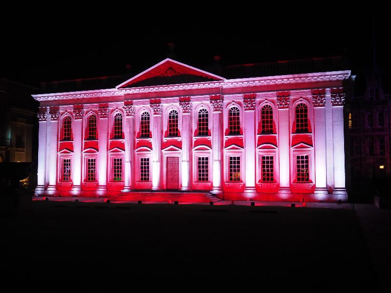 Cambridge, England: Senate House: red light (eLuminate Cambridge Festival, Connecting Lights)