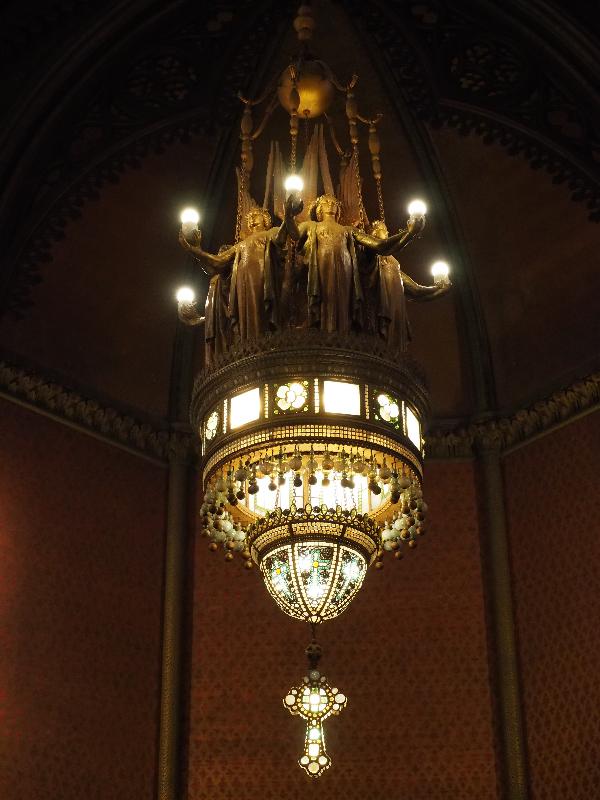 Boston, Massachusetts (MA): Church of the Covenant: chandelier (1893, Tiffany Glass and Decorating Company)