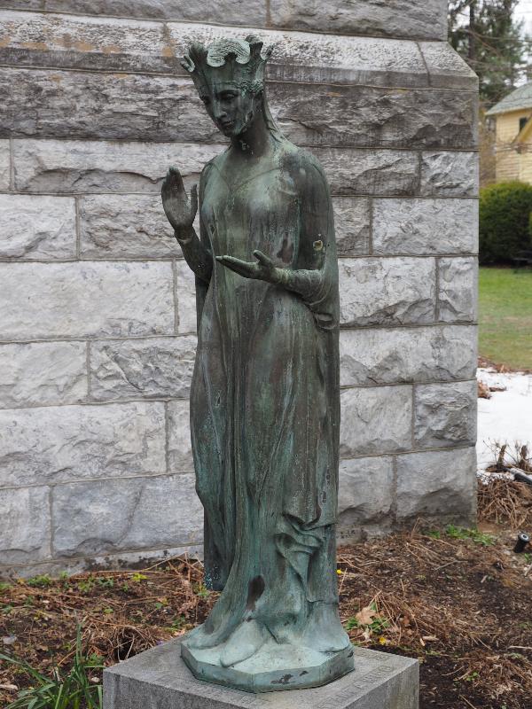 Stockbridge, Massachusetts (MA): St Paul's Church: St Margaret of Scotland (sculptor Anna Coleman Watts Ladd)