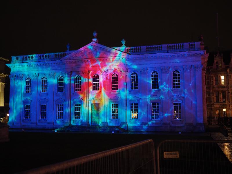 Cambridge, England: Senate House: blue/red light (eLuminate Cambridge Festival, SPIRITUS - Light and Darkness, by Ross Ashton and Karen Monid)