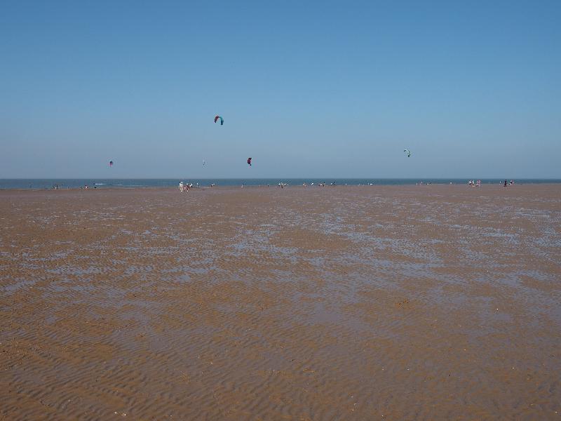 Hunstanton, England: beach: view at low tide