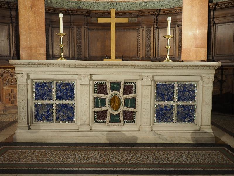 Edinburgh, Scotland: St Cuthbert's Church: altar
