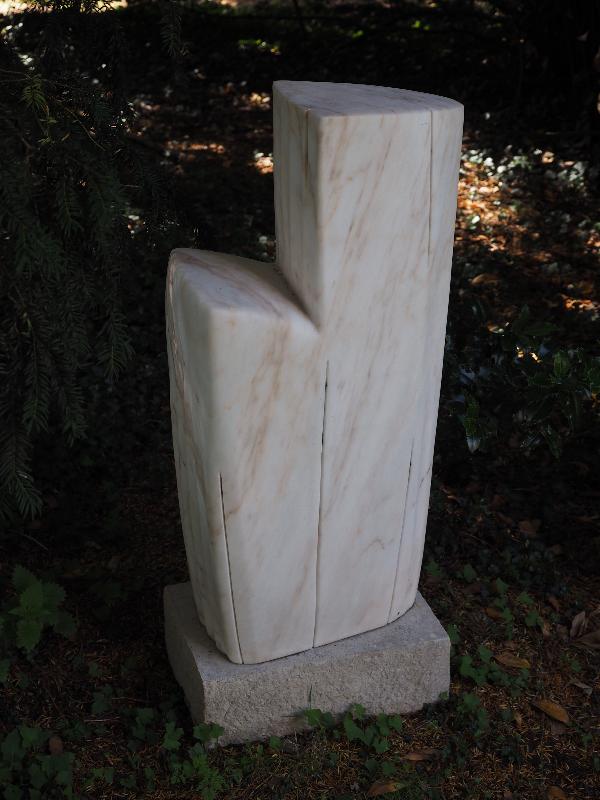 Cambridge, England: Jesus College: Kudah (Kim Lin, Sculpture in the Close 2017)