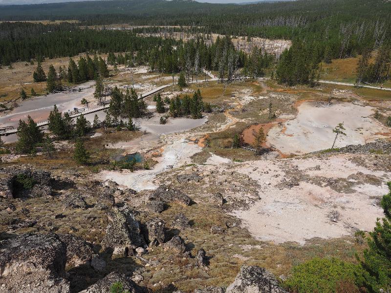 Yellowstone National Park, Wyoming (WY): Artists' Paintpots trail: view over trail