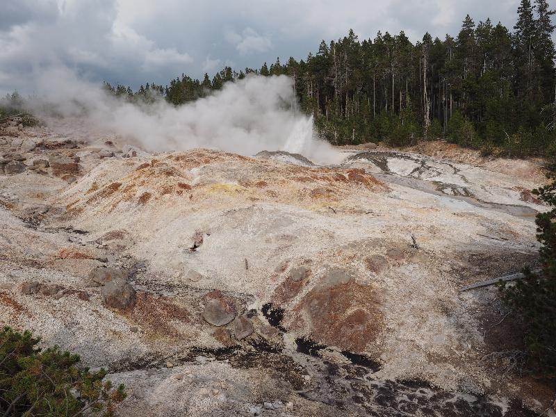 Yellowstone National Park, Wyoming (WY): Norris Geyser Basin: Steamboat Geyser, small spouting