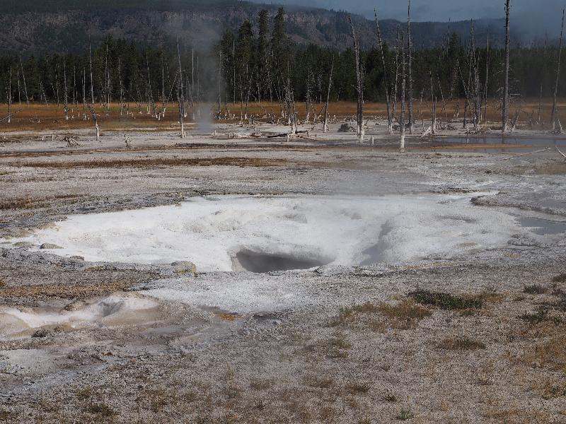 Yellowstone National Park, Wyoming (WY): Black Sand Basin: Spouter Geyser (no water)