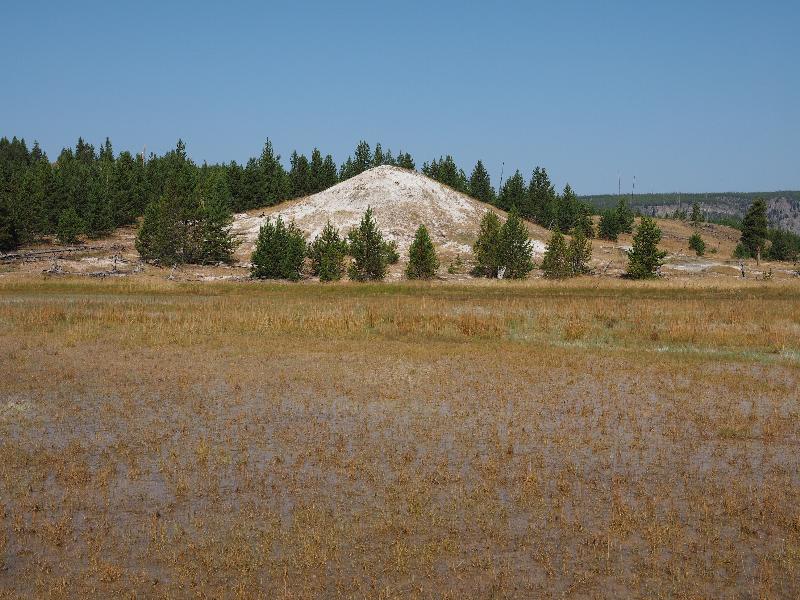Yellowstone National Park, Wyoming (WY): Upper Geyser Basin: White Pyramid Geyser Cone