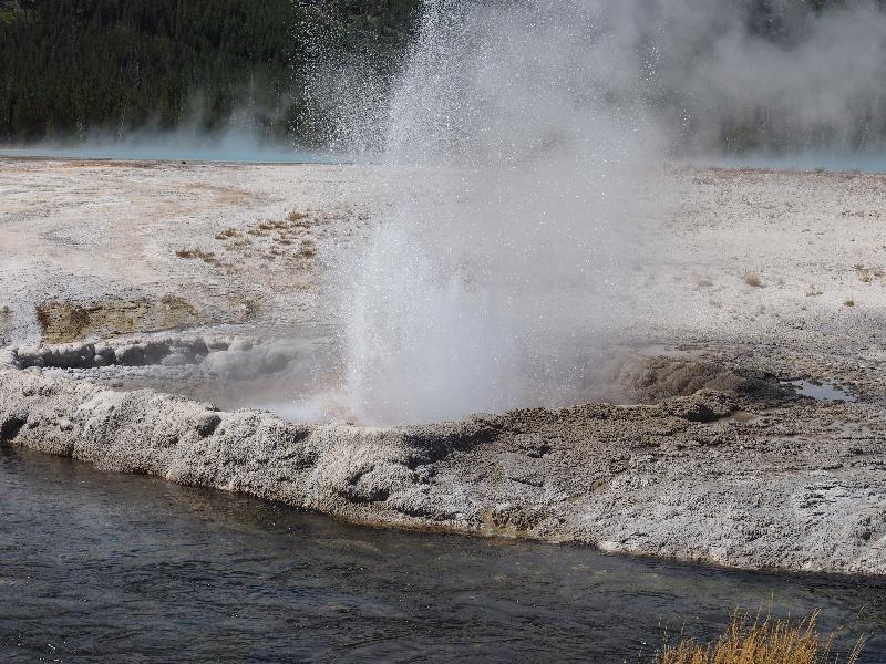 Yellowstone National Park, Wyoming (WY): Black Sand Basin: Cliff Geyser spouting
