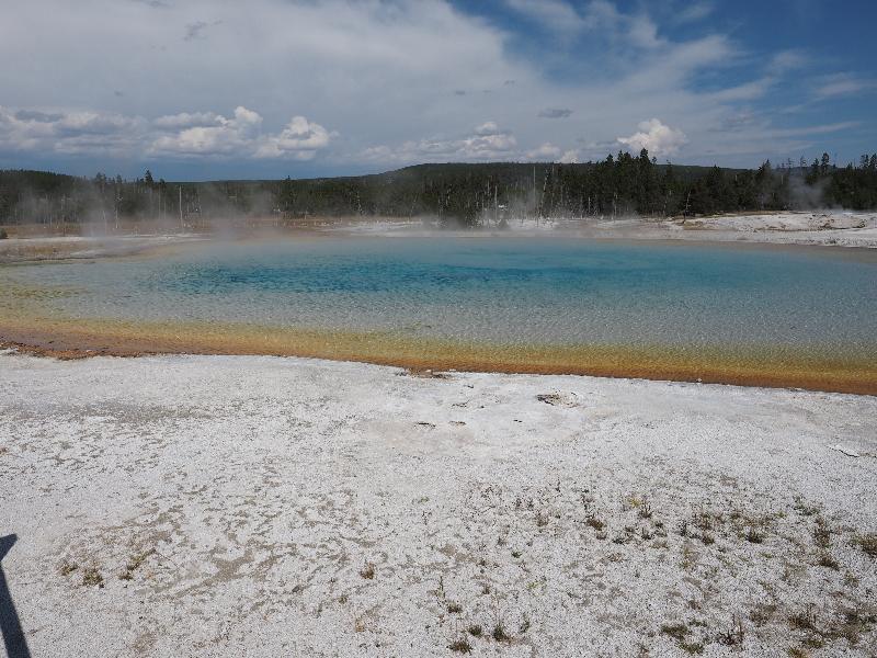 Yellowstone National Park, Wyoming (WY): Black Sand Basin: Sunset Lake