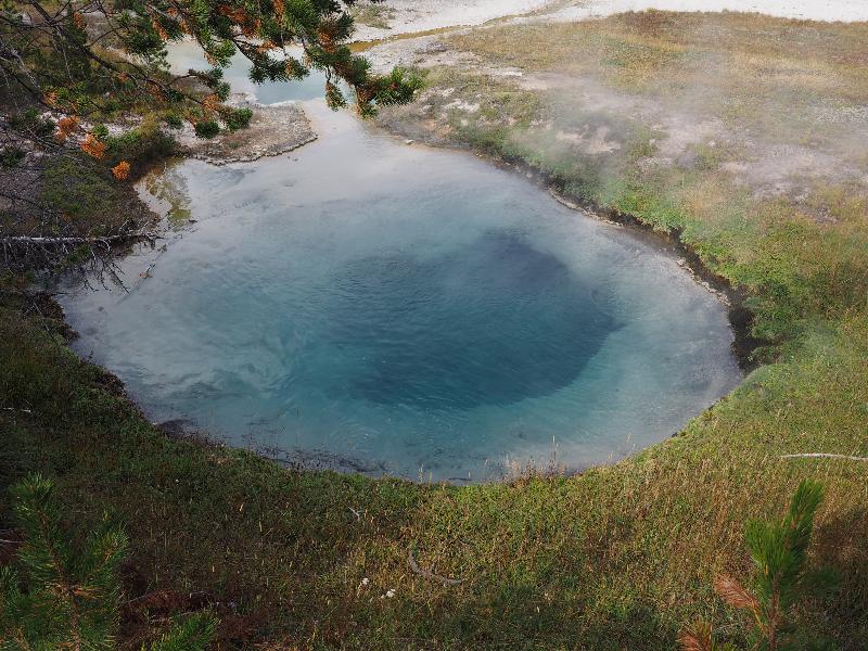 Yellowstone National Park, Wyoming (WY): West Thumb Geyser Basin: Bluebell Pool