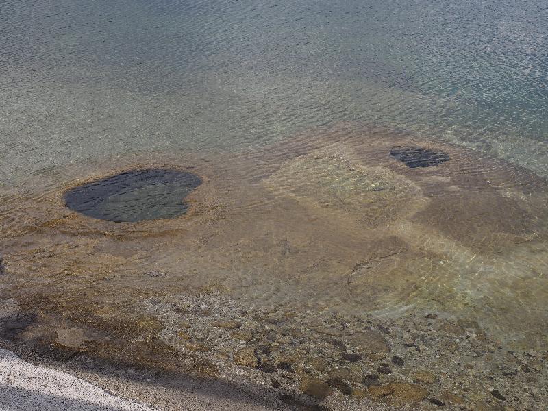 Yellowstone National Park, Wyoming (WY): West Thumb Geyser Basin: Lakeshore Geyser