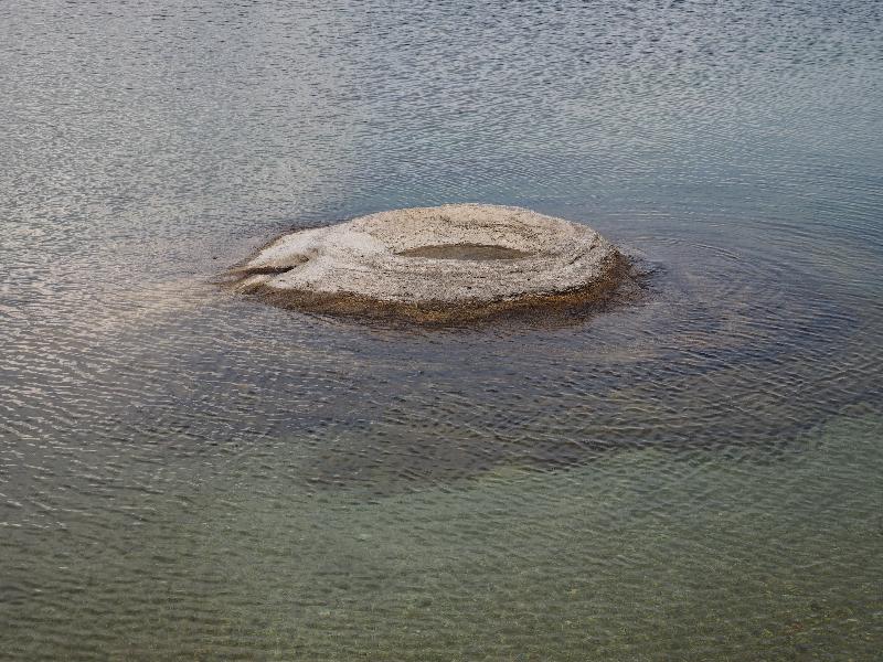 Yellowstone National Park, Wyoming (WY): West Thumb Geyser Basin: Fishing Cone