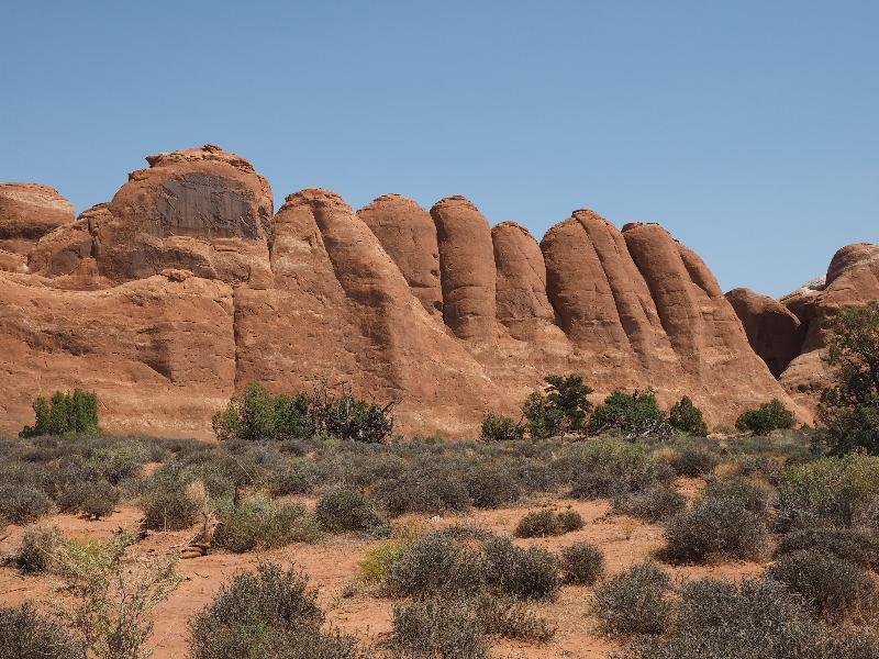 Arches National Park, Utah (UT): Skyline Arch Trail: rocks near Skyline Arch
