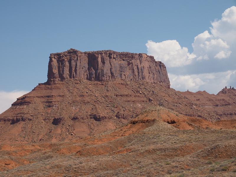 Colorado River valley, Utah (UT): Route 128: view of mesa (other end from Castleton Tower)