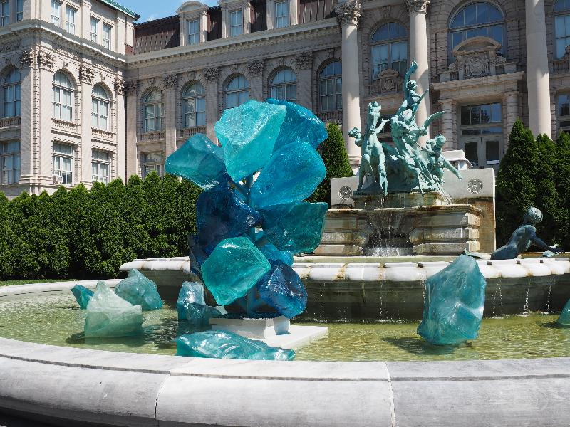 Bronx, New York (NY): New York Botanical Garden: Blue Polyvitro Crystals (2006, Dale Chihuly)