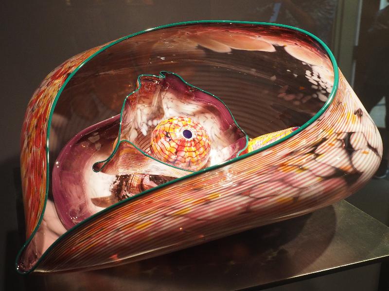 Bronx, New York (NY): New York Botanical Garden: Abbey Violet Macchia Set with Green Lip Wraps (1985, Dale Chihuly)
