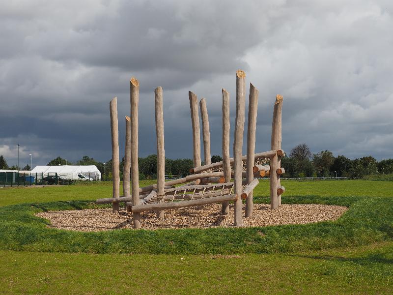 Cambridge, England: University of Cambridge Primary School: climbing frame, play area