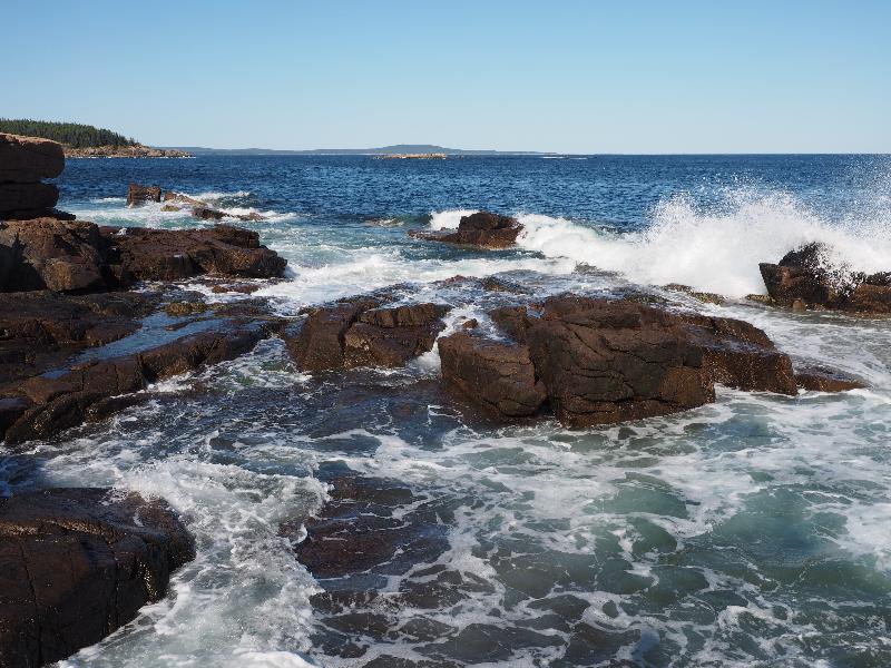 Acadia National Park, Maine (ME): Thunder Hole: view of waves coming in
