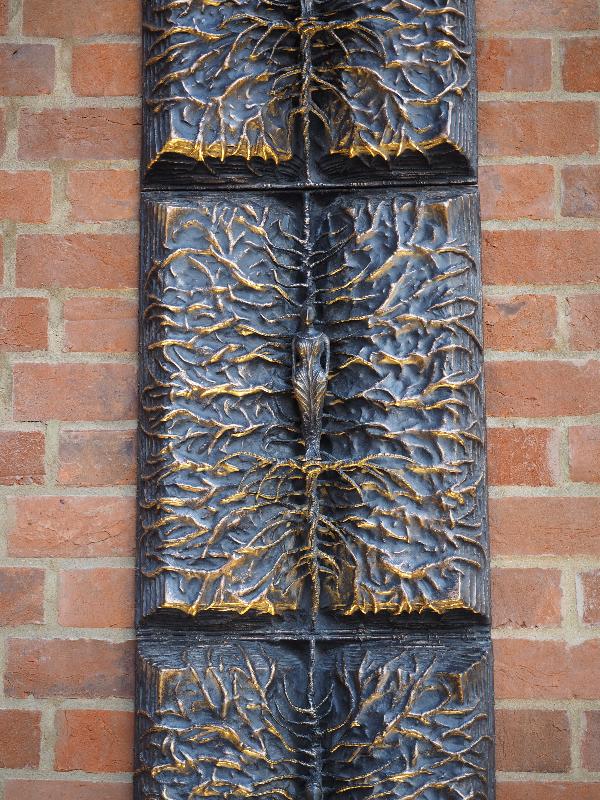 Cambridge, England: Newnham College: Beyond Thinking (2018, Cathy de Monchaux)