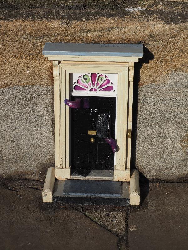 Cambridge, England: Downing Street: miniature door (sort of a copy of 10 Downing Street, London) (2019, Dinky Doors)