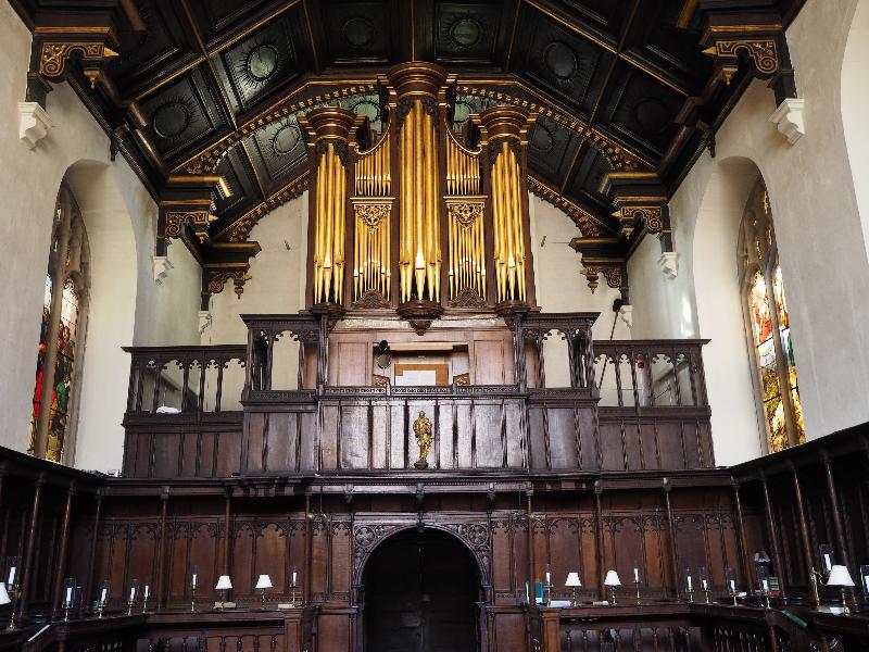 Cambridge, England: Peterhouse: chapel organ