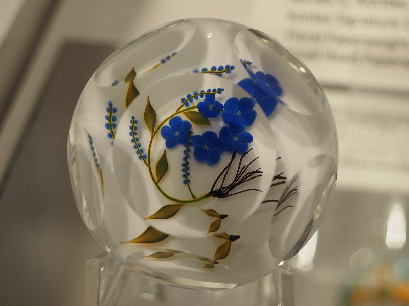 Sandwich, Massachusetts (MA): Sandwich Glass Museum: blue floral paperweight (Paul Stankard, cut by Ed Poore)