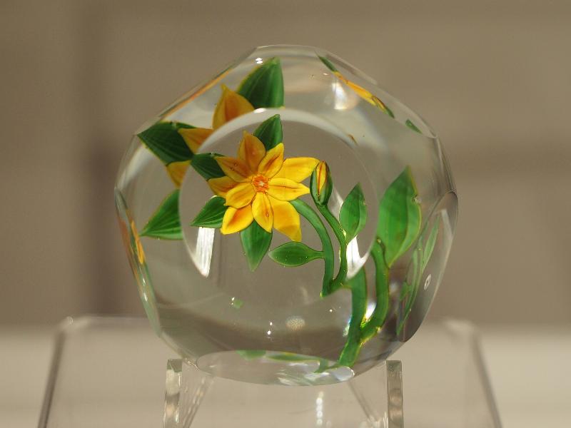 Sandwich, Massachusetts (MA): Sandwich Glass Museum: yellow floral paperweight (Paul Stankard, cut by Ed Poore)
