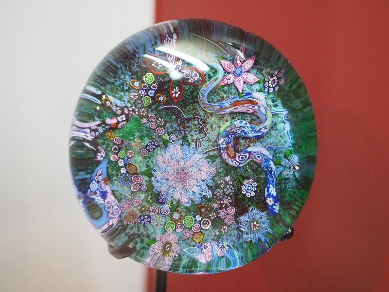 Sandwich, Massachusetts (MA): Sandwich Glass Museum: paperweight, tsunami (2004, Debbie Tarsitano, cut by Ed Poore)