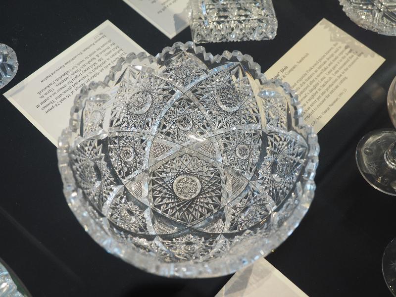 Sandwich, Massachusetts (MA): Sandwich Glass Museum: cut bowl (ca. 1910, N. Packwood & Company, Sandwich)