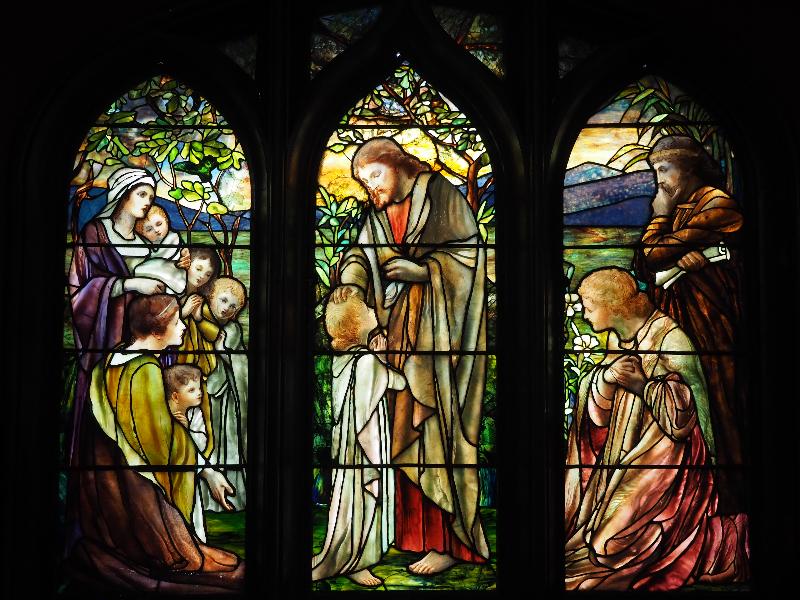 New Bedford, Massachusetts (MA): Grace Episcopal Church: Abbe Memorial Window, Christ Blessing Children (1898, Tiffany Glass and Decorating Company)