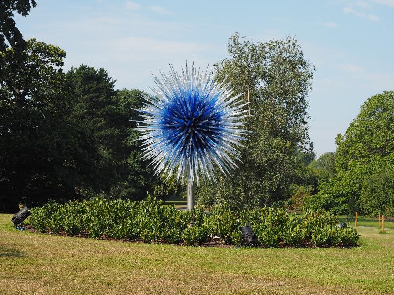 London, England: Kew Gardens: Sapphire Star (2010, Dale Chihuly)