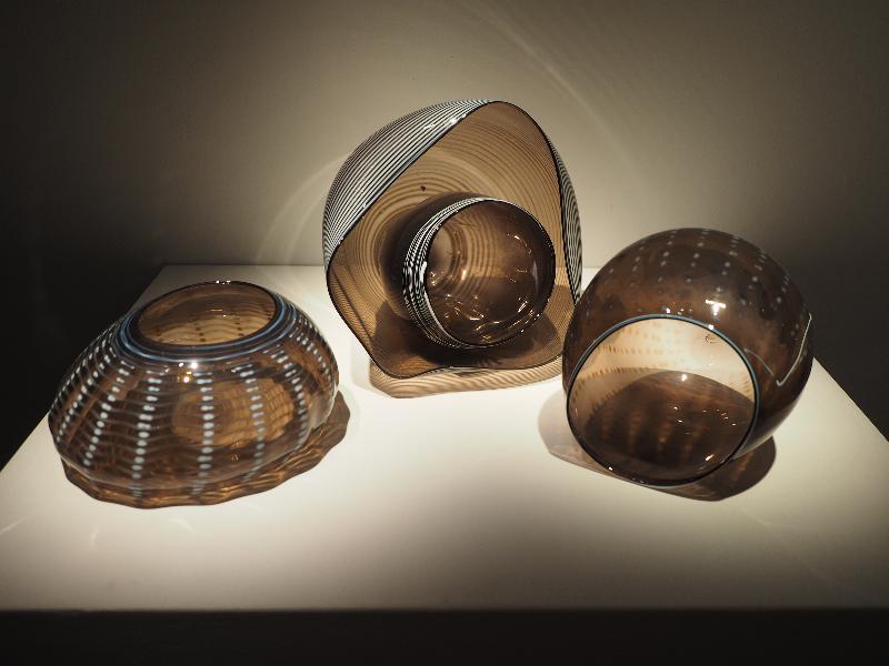 London, England: Kew Gardens: Black Walnut Basket Quartet with Ivory Lip Wraps (1981, Dale Chihuly)
