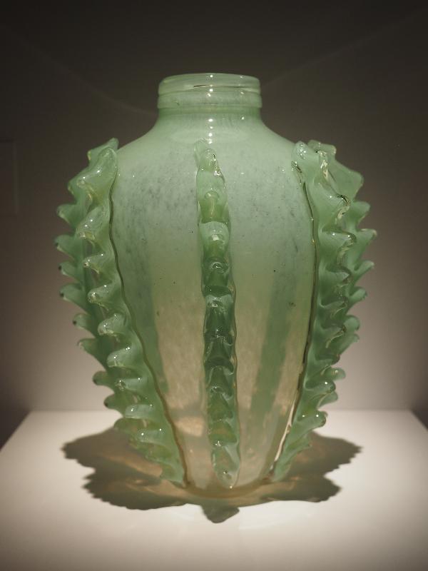 London, England: Kew Gardens: Terre Verre Venetian #203 (1988, Dale Chihuly)