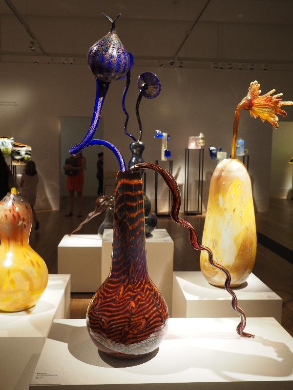 London, England: Kew Gardens: Tiger Striped Ikebana with Cobalt Stem and Russet Leaf (1992, Dale Chihuly)