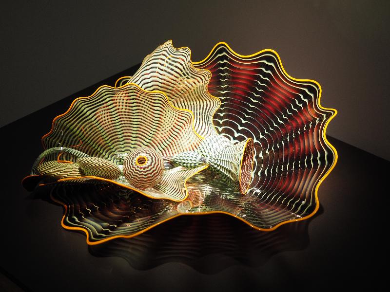 London, England: Kew Gardens: Oxblood and Chartreuse Persian Set with Orange Lip Wraps (1998, Dale Chihuly)