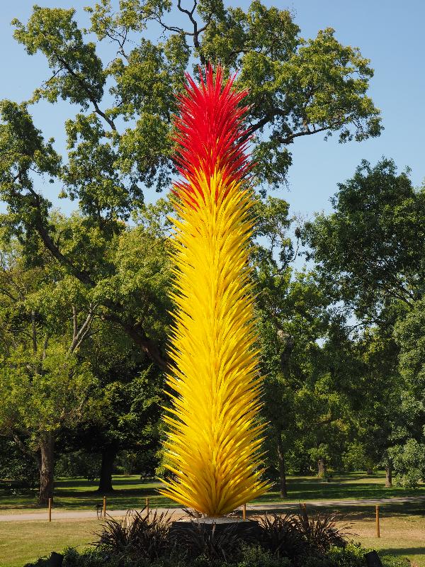 London, England: Kew Gardens: Scarlet and Yellow Icicle Tower (2013, Dale Chihuly)