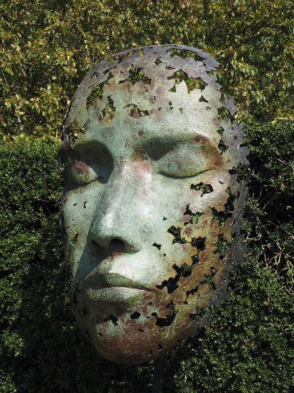 London, England: Kew Gardens: Leaf Spirit (2017, installed in Kew 2018, Simon Gudgeon)