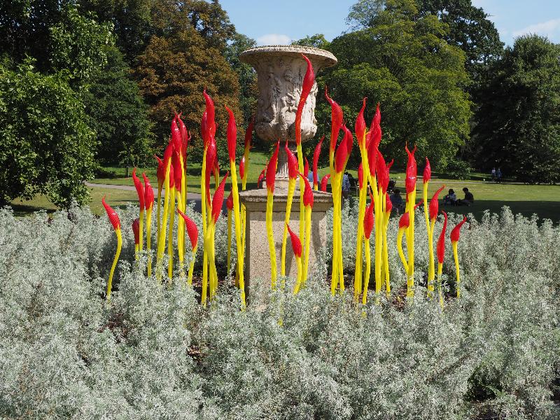 London, England: Kew Gardens: Paintbrushes (2016, Dale Chihuly)