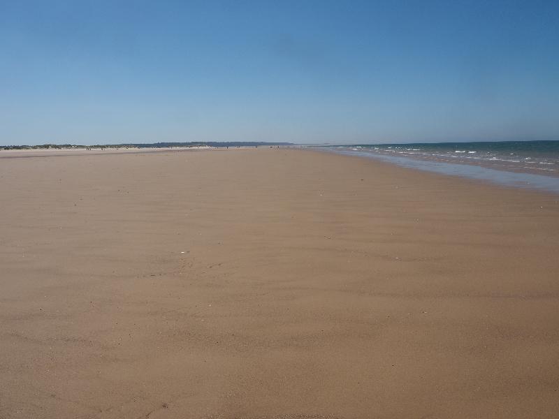 Wells-next-the-Sea, England: beach: empty beach
