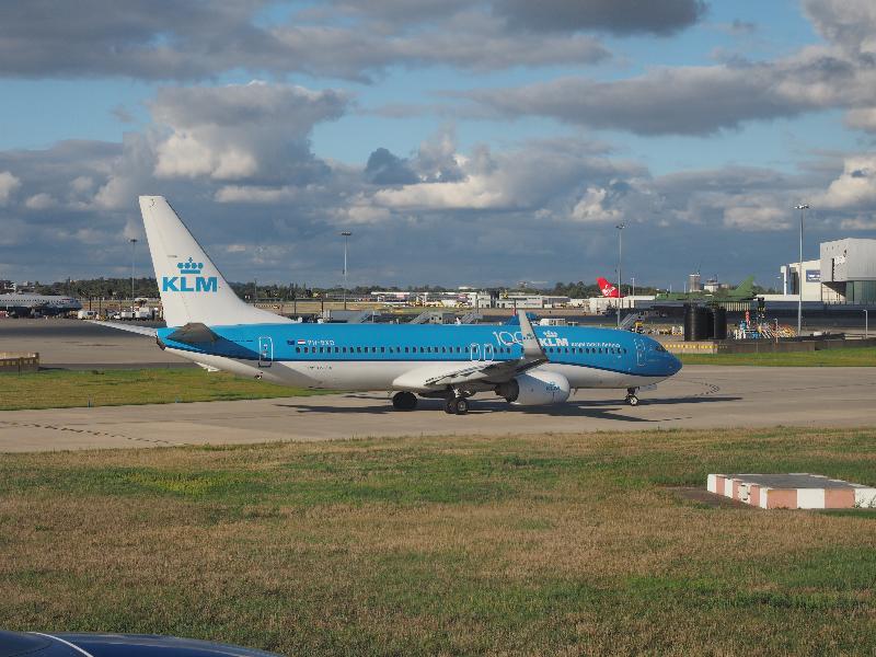 London, England: Heathrow runway: KLM Boeing 737